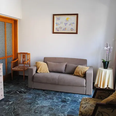 Marita's - Dikastirion Апартаменти Chania (Crete)